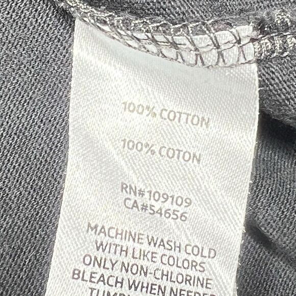 Life Is Good Shirt Mens XL Gray Christmas is my Favorite Color Shirt Sleeve - Picture 9 of 10